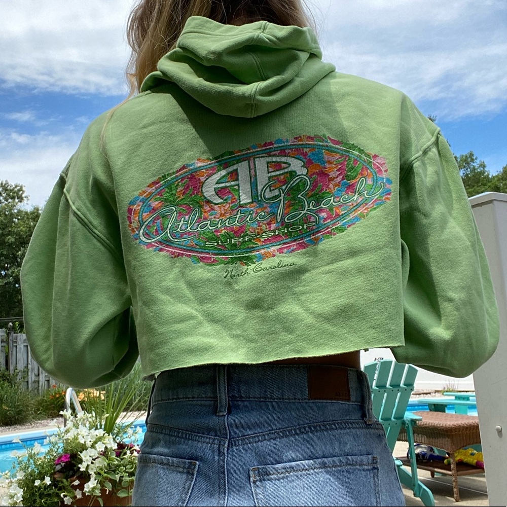 XL cropped atlantic beach sweatshirt!